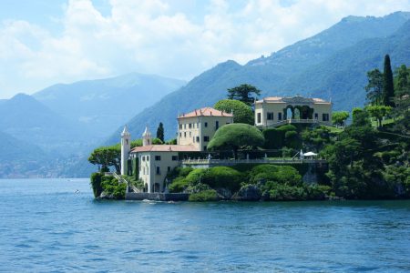 lakecomo_shutterstock_133657727